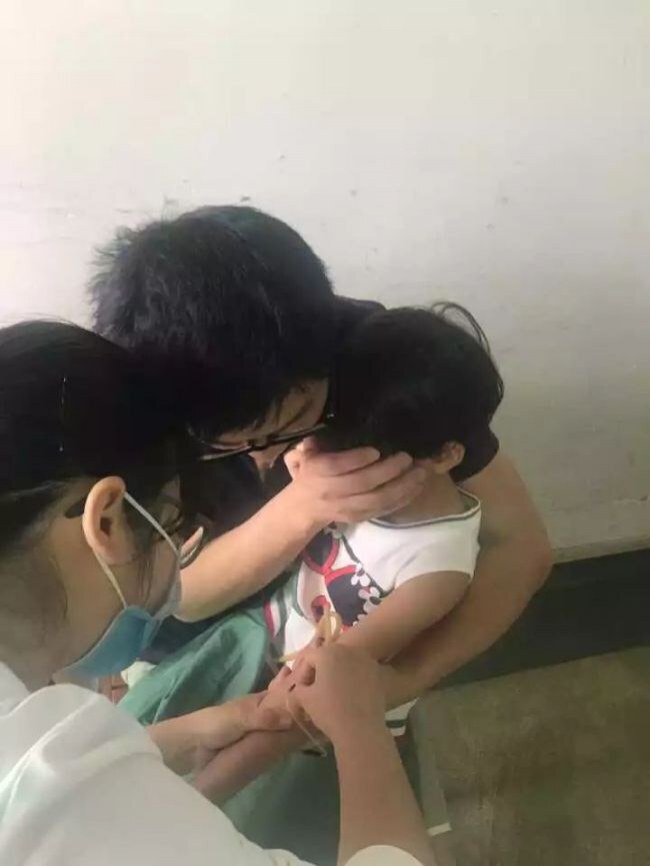 ลูกกตัญญูวัย 7 ขวบ บริจาค"ไขกระดูก"เพื่อรักษาชีวิตผู้เป็นแม่
