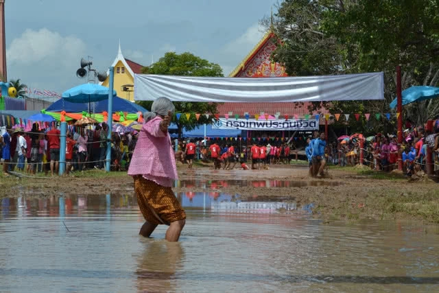 (ภาพชุด) สุดมัน!!! "แข่งเรือบก" วัดเนินกุ่มปี 2561