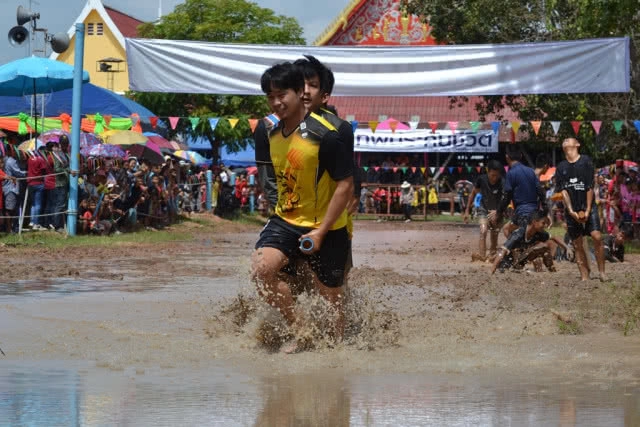 (ภาพชุด) สุดมัน!!! "แข่งเรือบก" วัดเนินกุ่มปี 2561