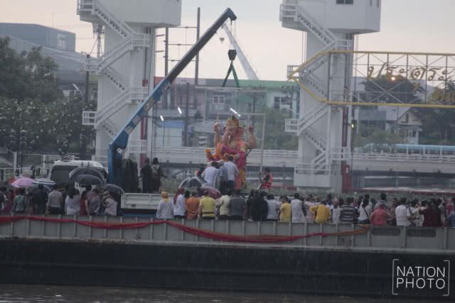 (ภาพชุด) อัญเชิญพระพระพิฆเนศกลับสู่สวรรค!!! งานคเณศจตุรถีครั้งที่ 11