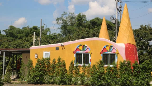 สุดฟิน!!!ร้านไอศครีมเทพนิยายบ้านขนมหวาน