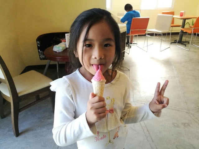 สุดฟิน!!!ร้านไอศครีมเทพนิยายบ้านขนมหวาน