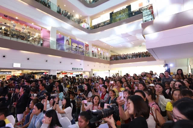 เวียงจันทน์ห้างแตก!!! "ทีมเมีย 2018" บุก สปป.ลาว