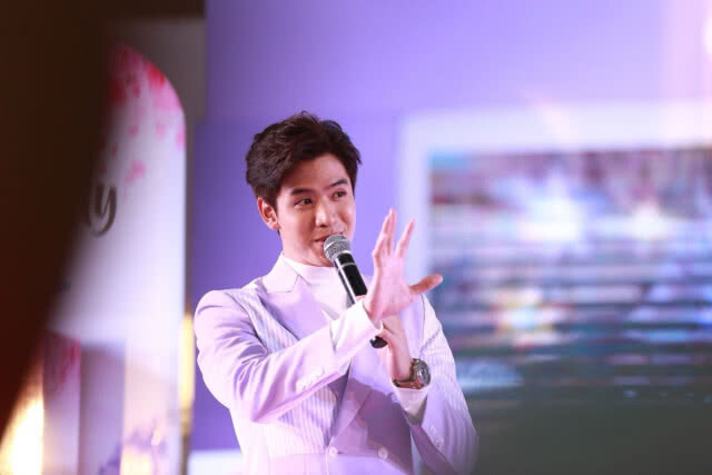 "ฟิล์ม ธนภัทร" เปิดใจ!!! ยอมทิ้งอาชีพสจ๊วต เพื่องานแสดง