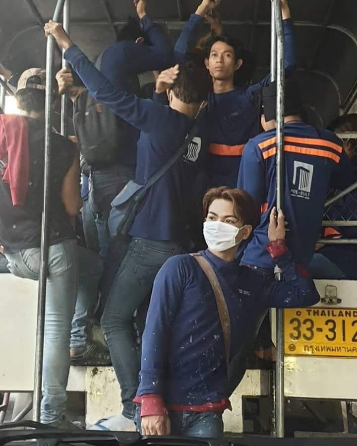 เฉลยแล้ว!!! "อปป้า" บนรถคนงานพม่าที่สาวๆตามหากันให้ว่อนโซเชียล เป็นใครกันแน่?