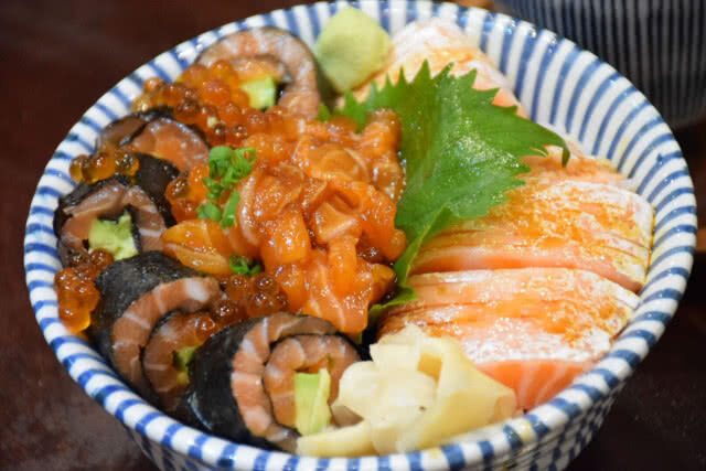 อร่อยปักหมุด : อร่อยจัดเต็มที่ร้านอาหารญี่ปุ่น Sushi Hana