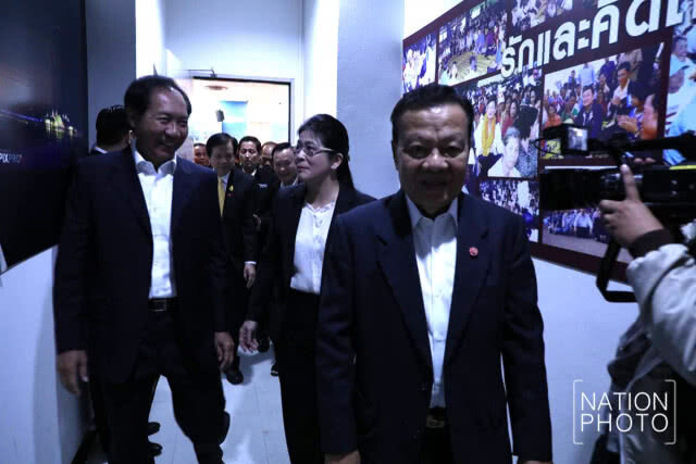 "สุดารัตน์" สมัครสมาชิก "พรรคเพื่อไทย"