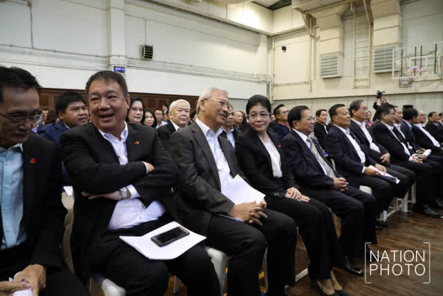 "สุดารัตน์" สมัครสมาชิก "พรรคเพื่อไทย"