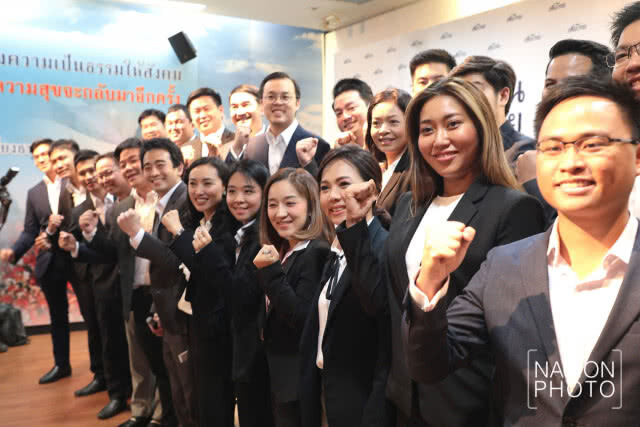 ลูกหลานนักการเมืองเพียบ! "เพื่อไทย" เปิดตัวคนรุ่นใหม่ 30 คน