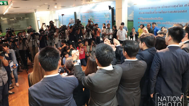 ลูกหลานนักการเมืองเพียบ! "เพื่อไทย" เปิดตัวคนรุ่นใหม่ 30 คน