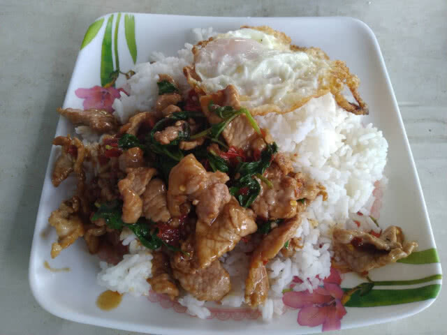หนุ่มโพสต์แนะนำร้านอาหารตามสั่งในกทม. ราคาเริ่มต้นที่ 25 บาท!!