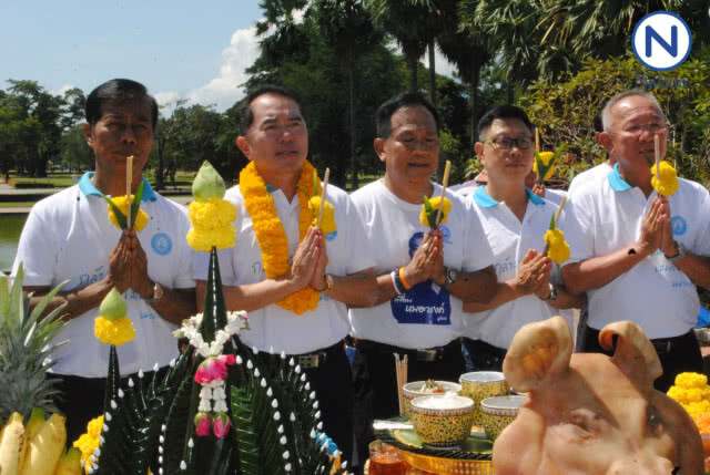 "หมอวรงค์"ลงพื้นที่พบชาวสุโขทัย