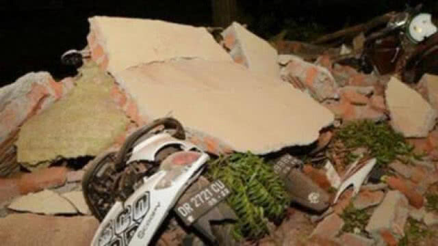 เกิดเหตุแผ่นดินไหวรุนแรงขนาด 7.7  เกาะสุลาเวสี อินโดนีเซีย