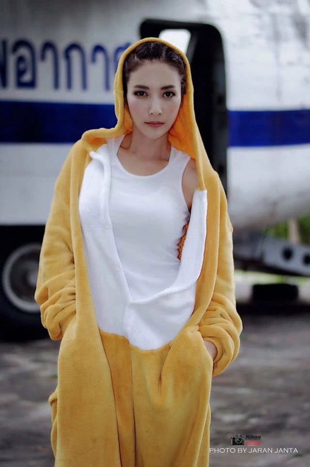 (คลิป+ภาพชุด) ส่องภาพ"แม่หลวงกุ้ง"อดีตผู้ใหญ่บ้านสุดสวย ก่อนโดนอ้างชื่อปล่อย"คลิปลับ"