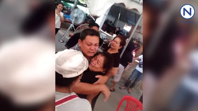 (คลิป) เฮงปนเศร้า!! พ่อตาจัดงานศพลูกเขยแต่ถูกรางวัลที่ 1 รวม 18 ล้าน