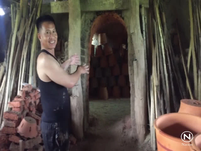 ปั้นหม้อดินด้วยมือสร้างรายได้ หนึ่งเดียวของพะเยา