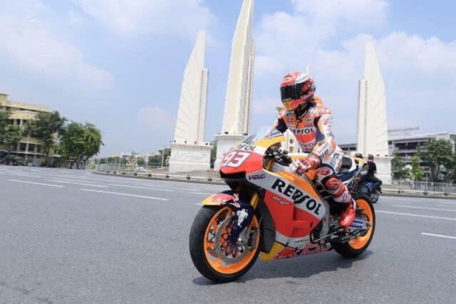 ตำรวจเผย ภาพของ "มาร์ค มาเควส" ถูกจับเป็นเพียงการถ่ายโฆษณา