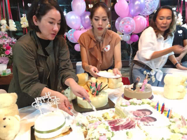 "บิ๊กโจ๊ก" เผยโมเมนต์หวานอวยพรวันเกิดภรรยาพร้อมเปิด"นิยามรัก"ทำชีวิตมีสุข