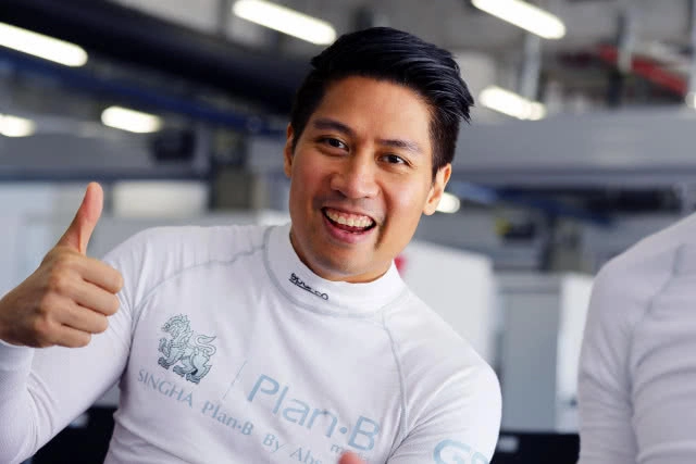 'สิงห์-แพลนบี' ขึ้นโพเดียมที่เซี่ยงไฮซิ่งมาราธอน เอสไอซี 888 กิโลเมตร