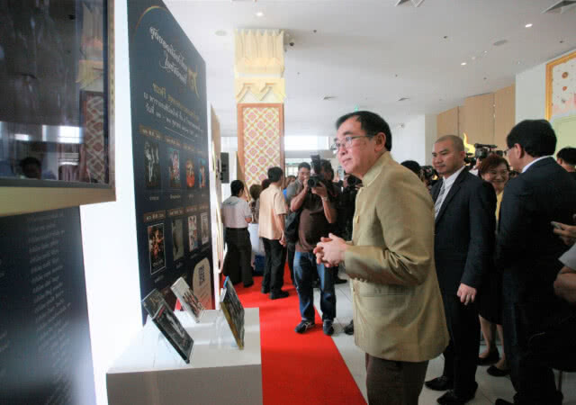 (คลิปข่าว) รัฐบาล ชวนชมนิทรรศการ "สุดยอดศิลปะไทยในรัชกาลที่ ๙"