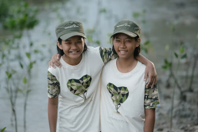 "Together we build the brightness" แสงสว่างที่นำทางสู่ความสำเร็จ