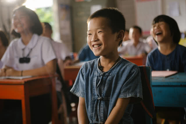 "Together we build the brightness" แสงสว่างที่นำทางสู่ความสำเร็จ