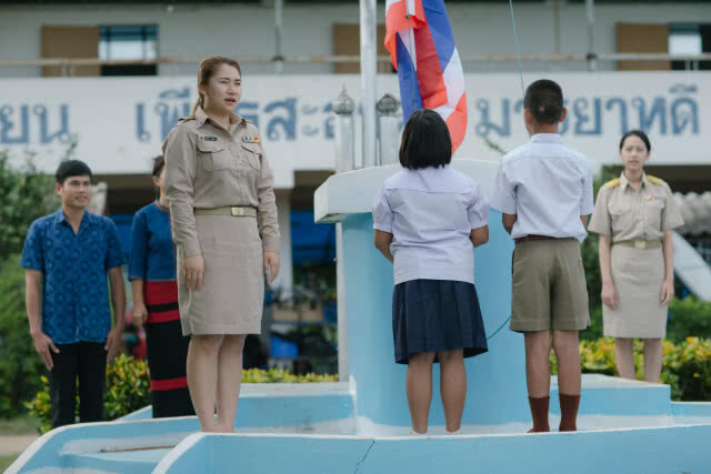 "Together we build the brightness" แสงสว่างที่นำทางสู่ความสำเร็จ
