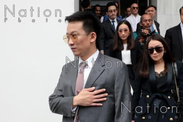 ศาลให้ประกัน "โอ๊ค" 1 ล้าน ห้ามออกนอกประเทศ