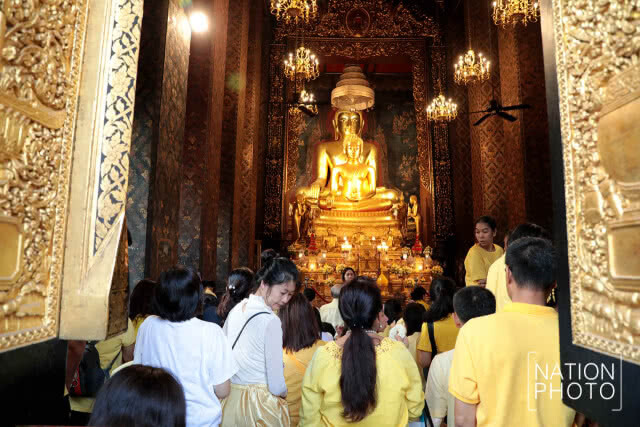สมเด็จพระวันรัต เจ้าอาวาสวัดบวร ประธานพิธีทำบุญตักบาตร ถวายพระราชกุศล ในหลวง ร.9
