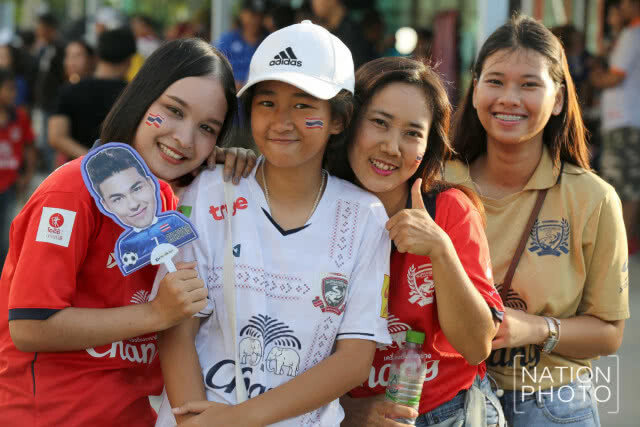(ภาพชุด) บรรยากาศก่อนการแข่ง "ฟีฟ่าเดย์" ระหว่างไทย พบกับ ตรินิแดดและโตเบโก