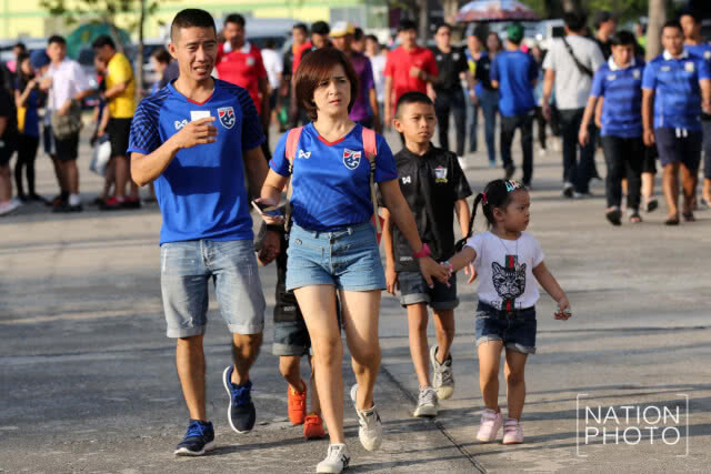 (ภาพชุด) บรรยากาศก่อนการแข่ง "ฟีฟ่าเดย์" ระหว่างไทย พบกับ ตรินิแดดและโตเบโก