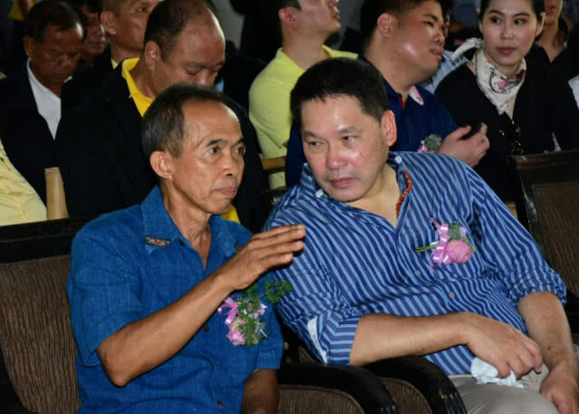 3 รมต. บุกตลาดน้ำระดมสมองฟังปัญหา ปชช. "สนธิรัตน์" ยันมาในนามพรรค #พลังประชารัฐ ไร้หัวโขน รมต.