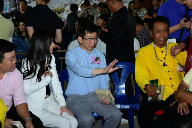 3 รมต. บุกตลาดน้ำระดมสมองฟังปัญหา ปชช. "สนธิรัตน์" ยันมาในนามพรรค #พลังประชารัฐ ไร้หัวโขน รมต.