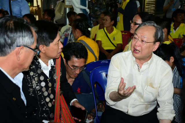 3 รมต. บุกตลาดน้ำระดมสมองฟังปัญหา ปชช. "สนธิรัตน์" ยันมาในนามพรรค #พลังประชารัฐ ไร้หัวโขน รมต.