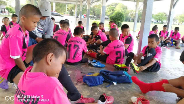 "พอเพียง อะคาเดมี"....ภารกิจเพื่อเด็กบ้านนอก  ( คลิปข่าว)