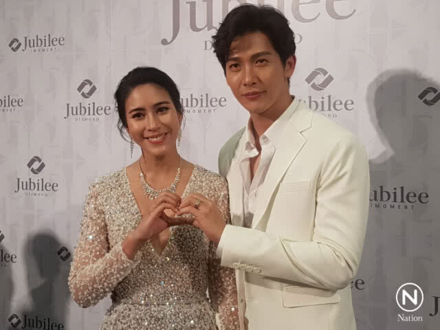 โมเมนต์หวาน! "พุฒ-จุ๋ย" เผยโฉมแหวนแต่งงานครั้งแรก