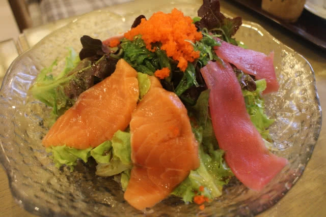 คาเฟ่ แคนทารี บางแสน  สถานที่เก๋ๆที่ต้องมาเช็คอิน