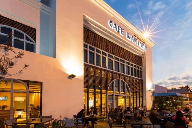 คาเฟ่ แคนทารี บางแสน  สถานที่เก๋ๆที่ต้องมาเช็คอิน