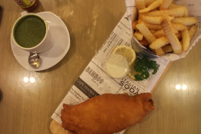 คาเฟ่ แคนทารี บางแสน  สถานที่เก๋ๆที่ต้องมาเช็คอิน