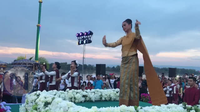 "ญาญ่า" รำบวงสรวงบูชาพญานาค