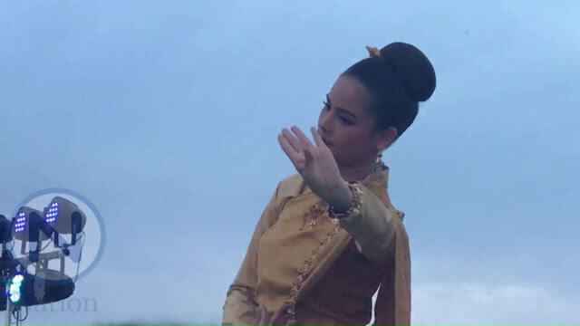 "ญาญ่า" รำบวงสรวงบูชาพญานาค