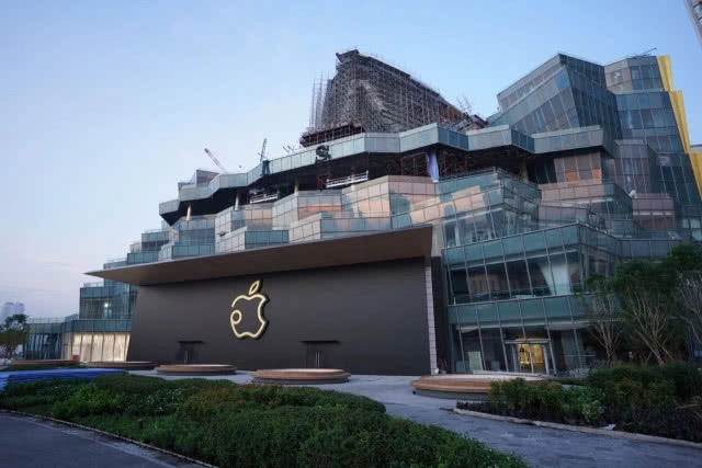 เผยโฉม Apple Store สาขาแรก ณ ไอคอนสยาม