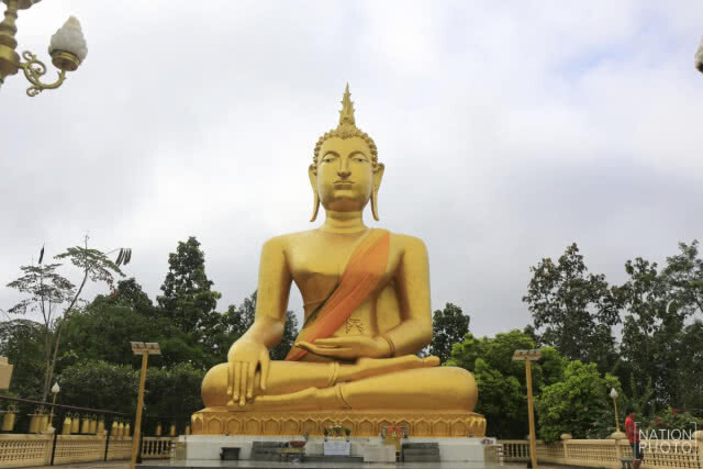 ศุกร์(สุข)ละวัด : พระธาตุสี่จอม