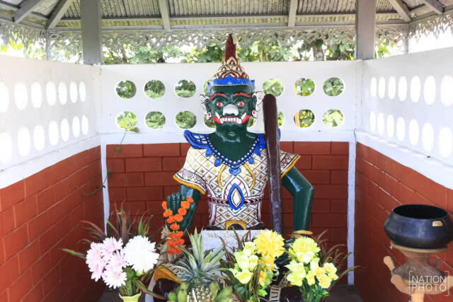 ศุกร์(สุข)ละวัด : พระธาตุสี่จอม