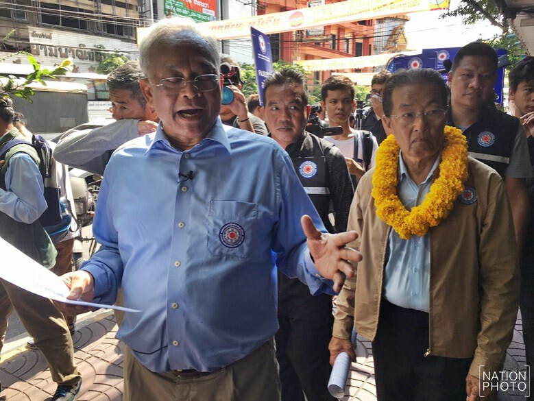 "สุเทพ" ลุยเยาวราช รับสมัครสมาชิกพรรค