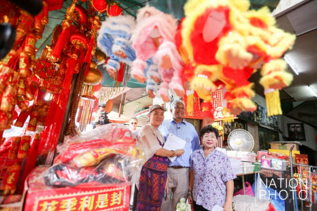 "สุเทพ" ลุยเยาวราช รับสมัครสมาชิกพรรค