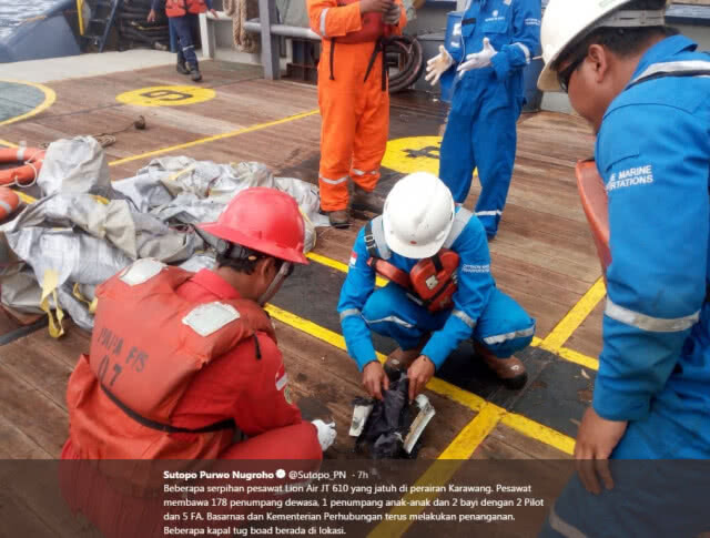 เผยภาพซากเครื่องบิน"ไลอ้อนแอร์"ในทะเลนอกเกาะสุมาตรา