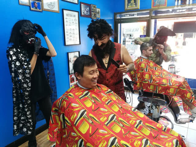 บาร์เบอร์ สุดโหด แต่งแจ๊ค สแปร์โรว์ รับเทศกาลฮาโลวีน