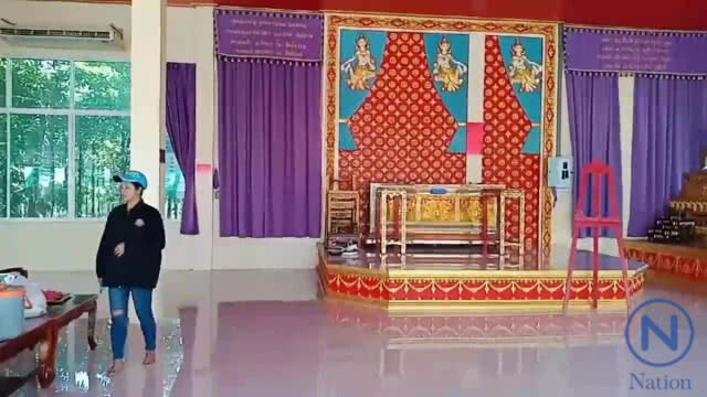 ญาติๆทำความสะอาดศาลาสวดพระอภิธรรมเตรียมรับศพ "จุ๋ม" กลับถึงไทย