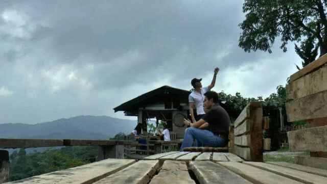 นักท่องเที่ยวแห่ชมทะเลหมอกภูลังกา
